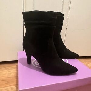 Chic Black Heeled Boots for Women